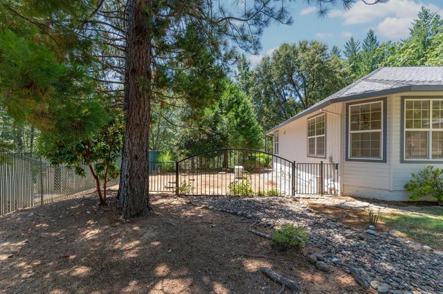 21510 Gayla Dr, Pine Grove, CA 95665