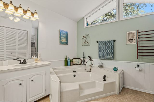 121 Pollyanna Drive, Gun Barrel City, TX 75156