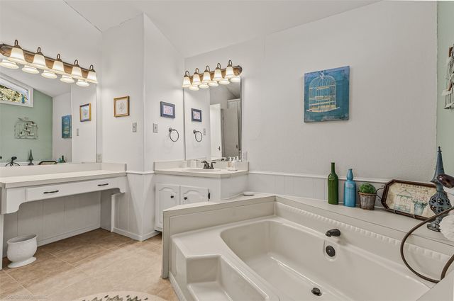 121 Pollyanna Drive, Gun Barrel City, TX 75156