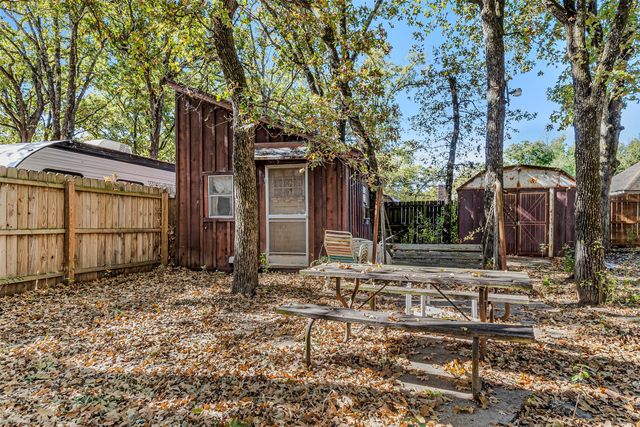 121 Pollyanna Drive, Gun Barrel City, TX 75156