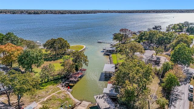 121 Pollyanna Drive, Gun Barrel City, TX 75156