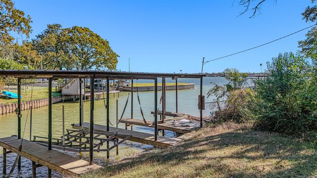 121 Pollyanna Drive, Gun Barrel City, TX 75156