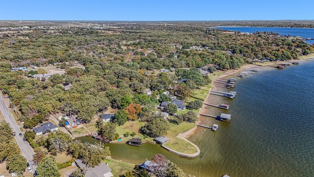 121 Pollyanna Drive, Gun Barrel City, TX 75156