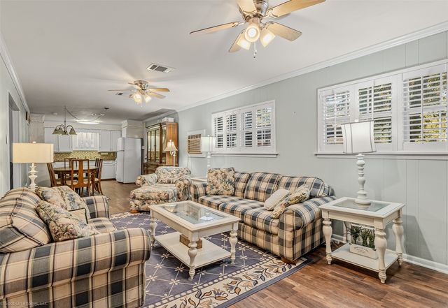 121 Pollyanna Drive, Gun Barrel City, TX 75156