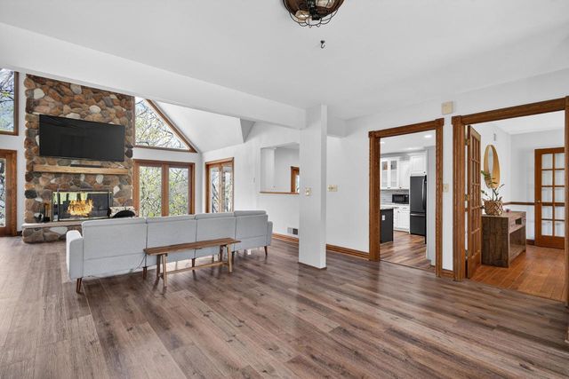 S1W31448 Hickory Hollow COURT, Delafield, WI 53018