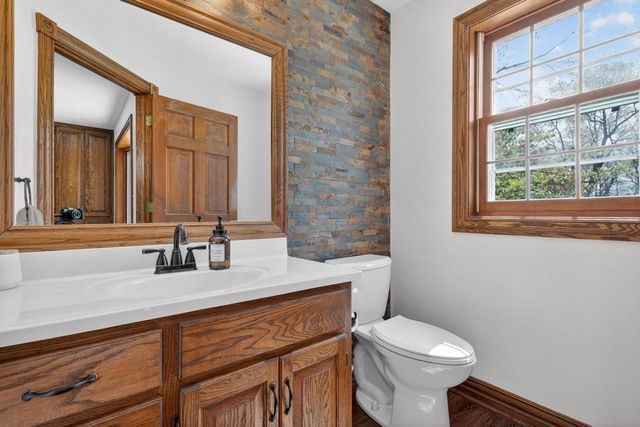 S1W31448 Hickory Hollow COURT, Delafield, WI 53018