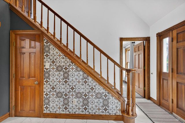 S1W31448 Hickory Hollow COURT, Delafield, WI 53018