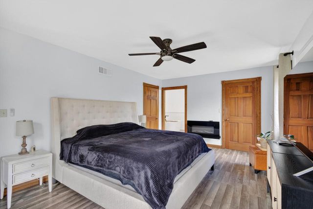 S1W31448 Hickory Hollow COURT, Delafield, WI 53018