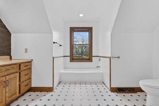 S1W31448 Hickory Hollow COURT, Delafield, WI 53018