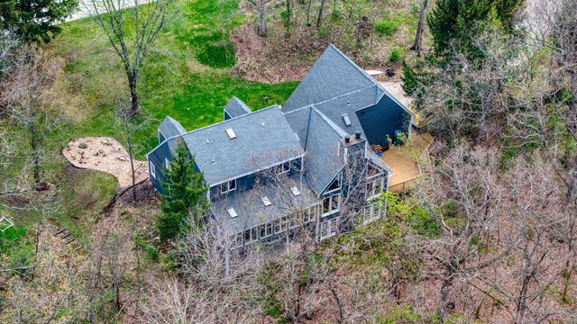 S1W31448 Hickory Hollow COURT, Delafield, WI 53018