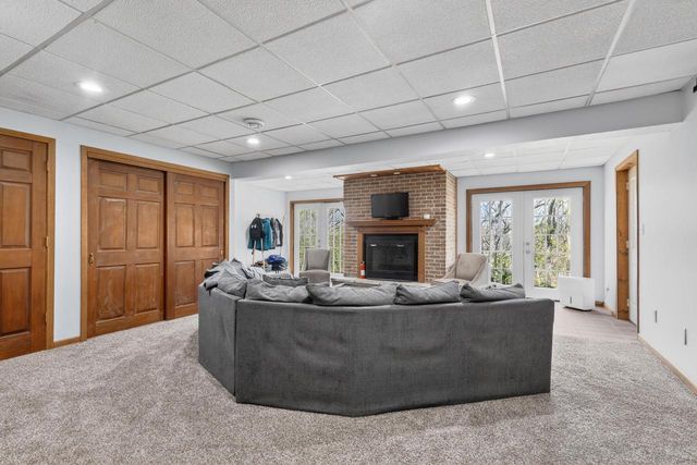 S1W31448 Hickory Hollow COURT, Delafield, WI 53018