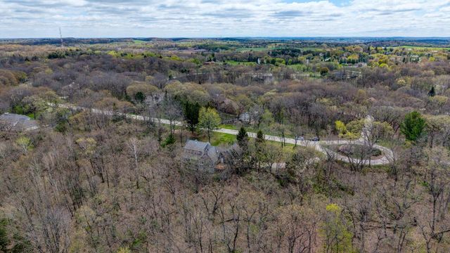 S1W31448 Hickory Hollow COURT, Delafield, WI 53018