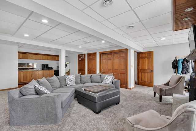 S1W31448 Hickory Hollow COURT, Delafield, WI 53018