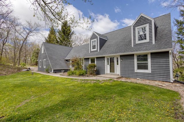 S1W31448 Hickory Hollow COURT, Delafield, WI 53018