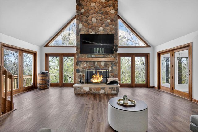 S1W31448 Hickory Hollow COURT, Delafield, WI 53018
