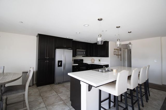 1306 Orchard Drive, Dinuba, CA 93618