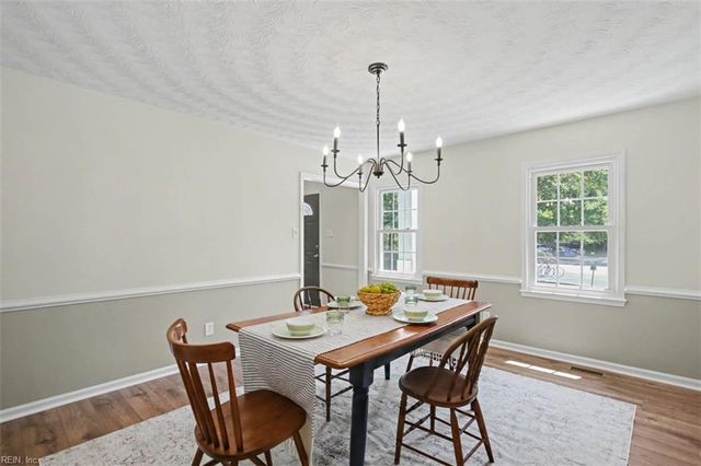 11 Kathy DR, Poquoson, VA 23662