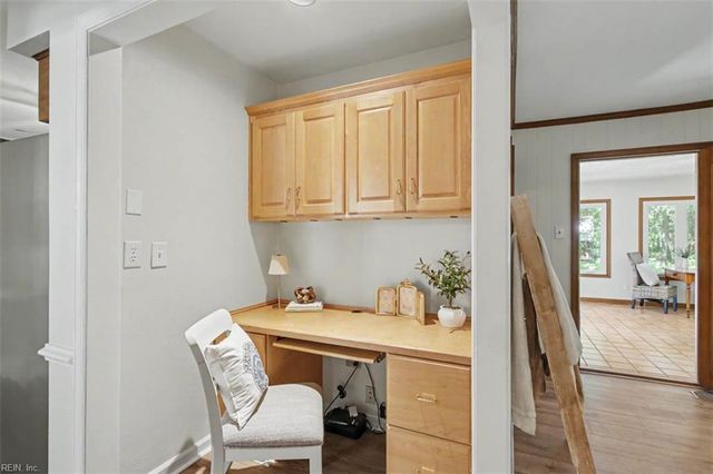 11 Kathy DR, Poquoson, VA 23662