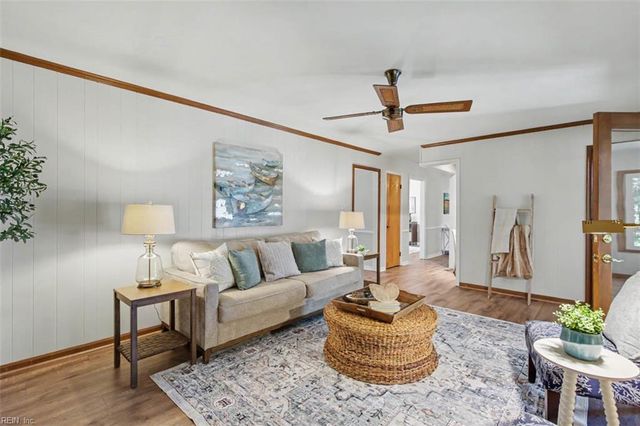 11 Kathy DR, Poquoson, VA 23662