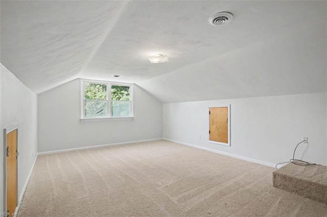 11 Kathy DR, Poquoson, VA 23662