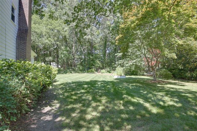 11 Kathy DR, Poquoson, VA 23662