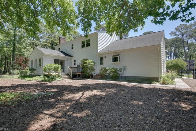 11 Kathy DR, Poquoson, VA 23662