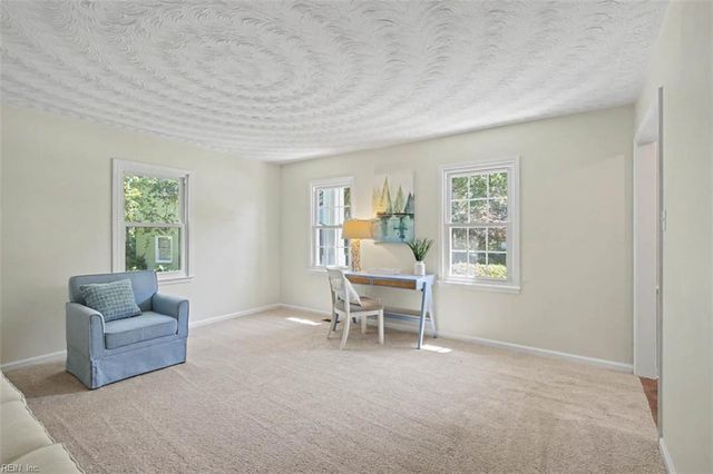 11 Kathy DR, Poquoson, VA 23662