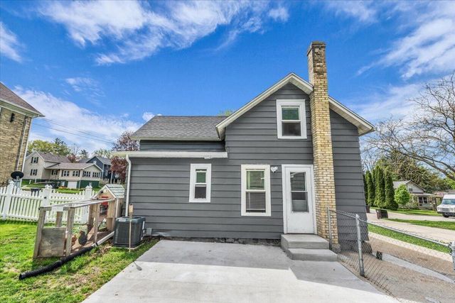 235 E Woolcock STREET, Jefferson, WI 53549