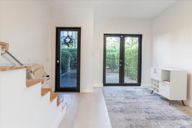 7743 SW 99th St 2, Miami, FL 33156