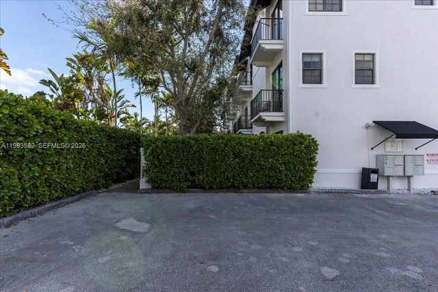 7743 SW 99th St 2, Miami, FL 33156