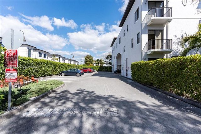 7743 SW 99th St 2, Miami, FL 33156