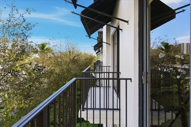 7743 SW 99th St 2, Miami, FL 33156