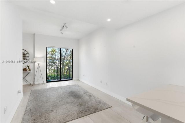 7743 SW 99th St 2, Miami, FL 33156