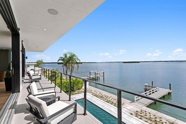 445 129TH AVENUE E, Madeira Beach, FL 33708