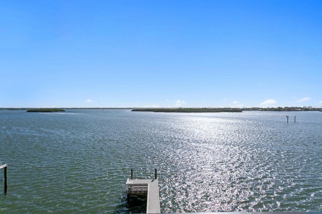 445 129TH AVENUE E, Madeira Beach, FL 33708