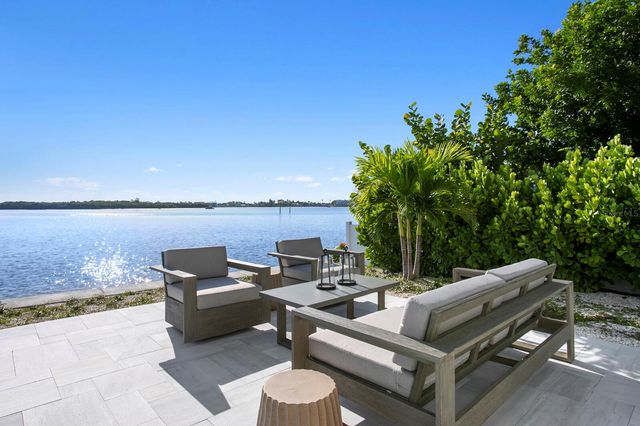 445 129TH AVENUE E, Madeira Beach, FL 33708