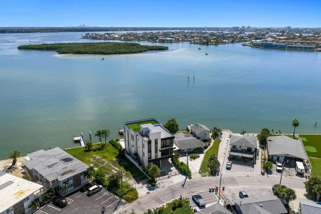 445 129TH AVENUE E, Madeira Beach, FL 33708