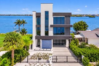 445 129TH AVENUE E, Madeira Beach, FL 33708