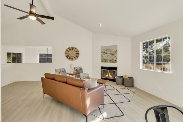 213 Live Oak Cir, Roseville, CA 95678