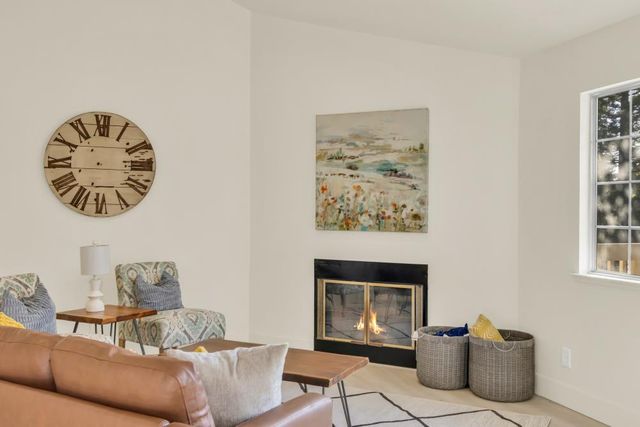 213 Live Oak Cir, Roseville, CA 95678