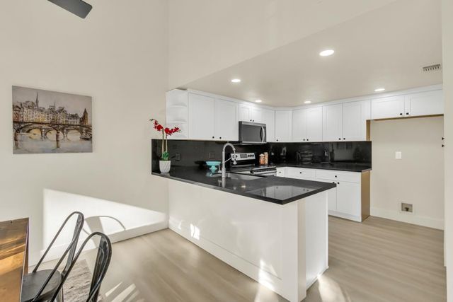 213 Live Oak Cir, Roseville, CA 95678