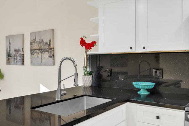 213 Live Oak Cir, Roseville, CA 95678