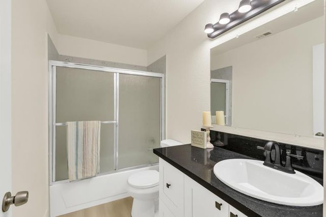 213 Live Oak Cir, Roseville, CA 95678