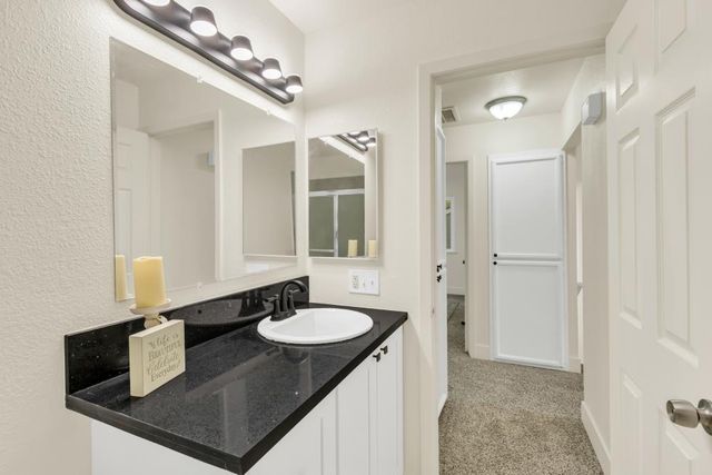 213 Live Oak Cir, Roseville, CA 95678