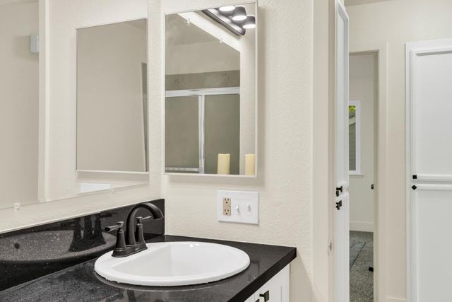 213 Live Oak Cir, Roseville, CA 95678