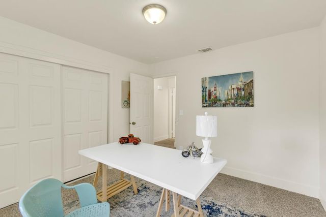 213 Live Oak Cir, Roseville, CA 95678