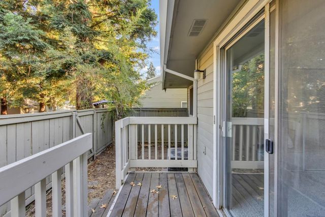 213 Live Oak Cir, Roseville, CA 95678