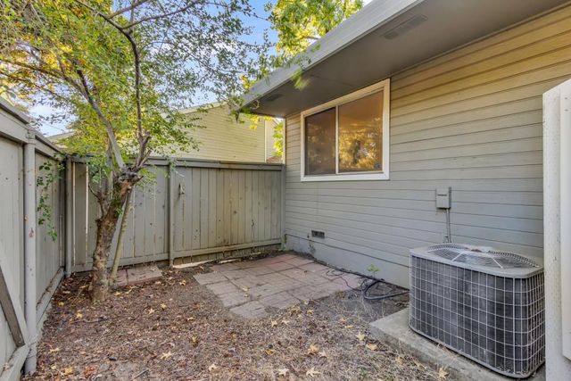 213 Live Oak Cir, Roseville, CA 95678