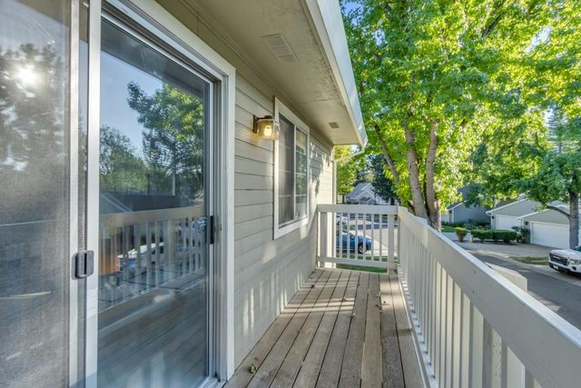 213 Live Oak Cir, Roseville, CA 95678