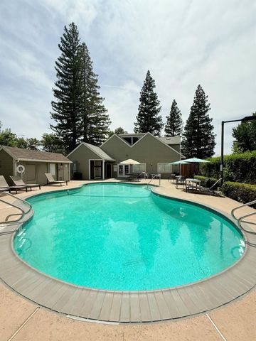 213 Live Oak Cir, Roseville, CA 95678